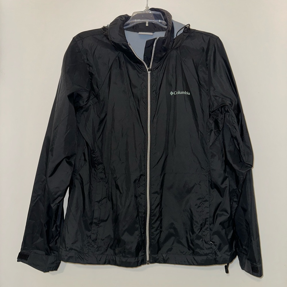Women’s Columbia rain jacket with hood